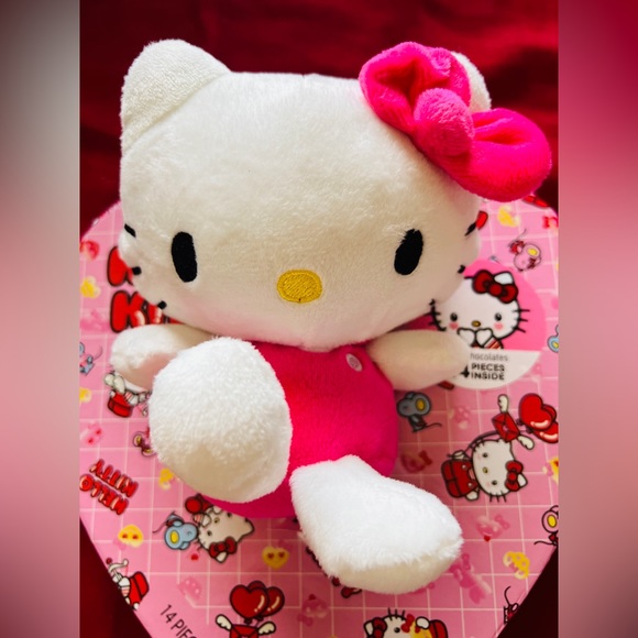 Hello kitty plush - Picture 4 of 5